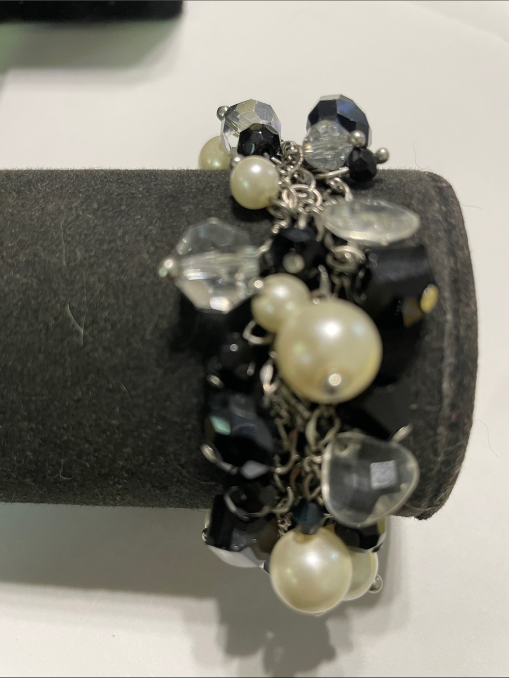 White House Black Market Pearl and Black Bead Cluster Charm Bracelet 9/6/6